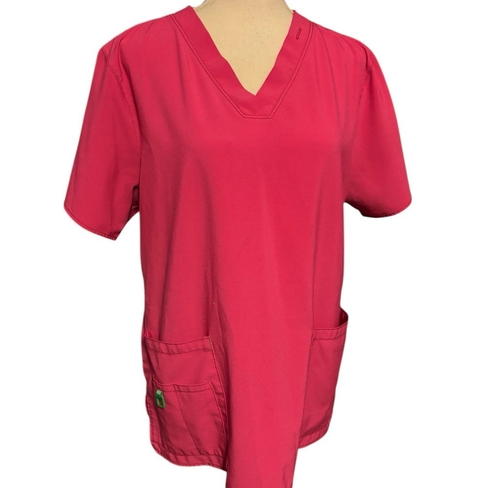 🛍Bundle sale🛍Carhartt Pink scrub top Short Sleeve large - Picture 2 of 12